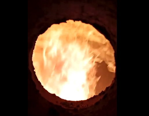 
生物質(zhì)燃燒機燃燒火焰